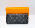 ##4 LV Long Zipper Black Flower