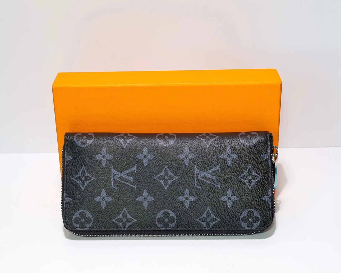 ##4 LV Long Zipper Black Flower