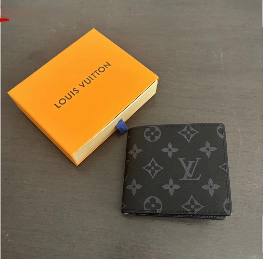 ##1 LV Short Black Flower
