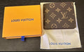 ##2 LV Short Brown Flower
